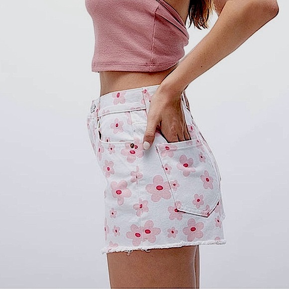 NEW PacSun Pink Flower Vintage High Rise denim shorts - Picture 3 of 8